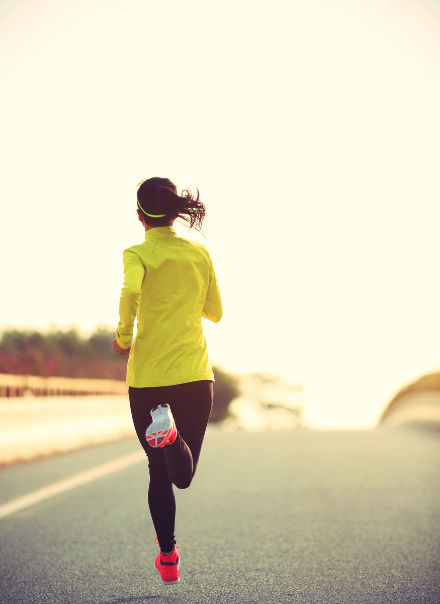lady running marathon race